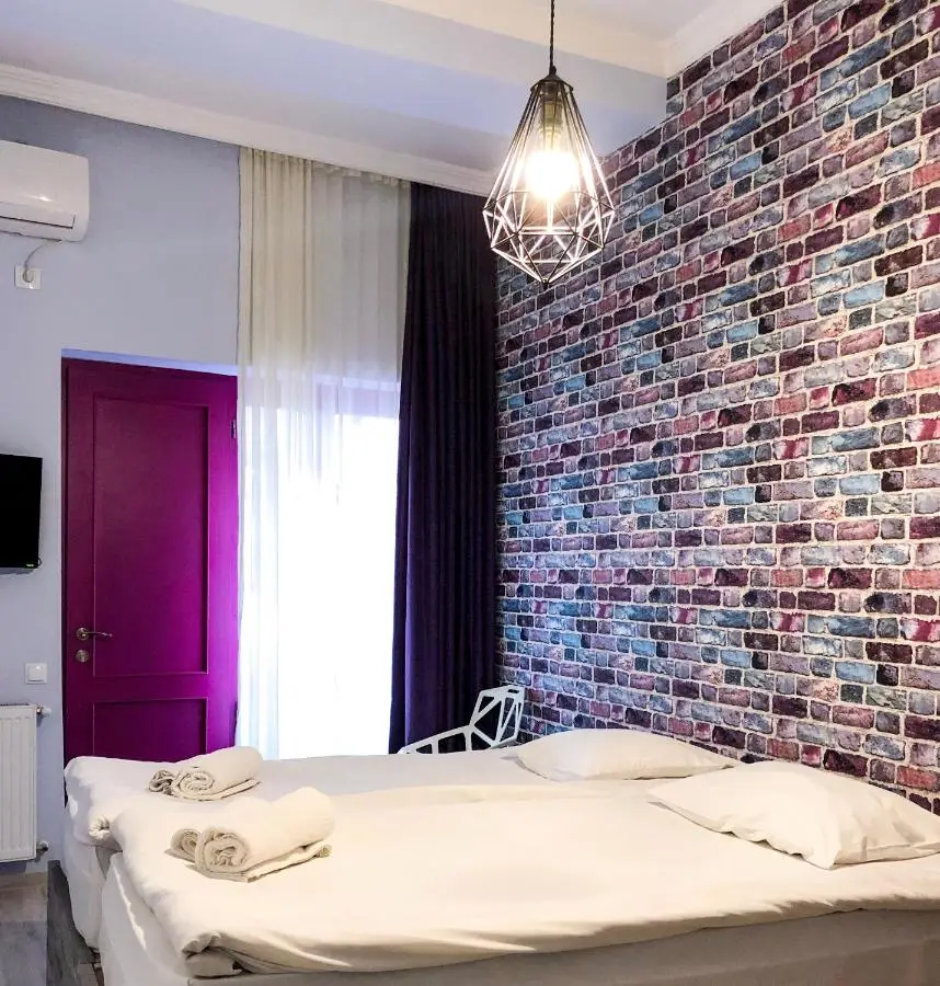 Check Point Hotel