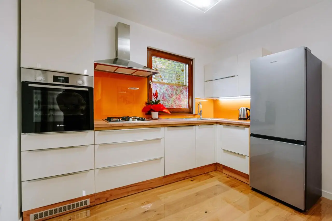 Apartment Jutro with free private parking-garage