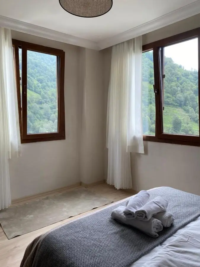 Komilo Homes - Functional Modern Suite