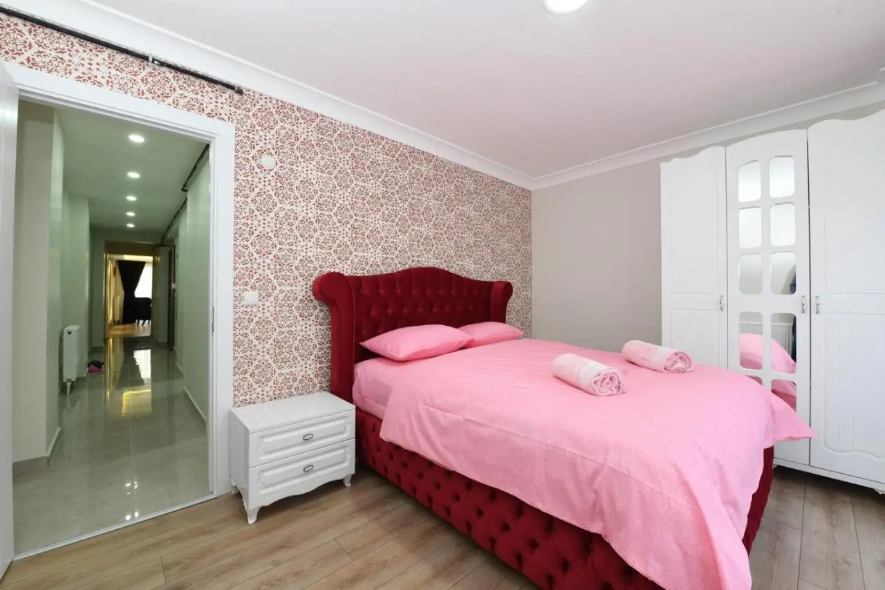 Uzay Apartments