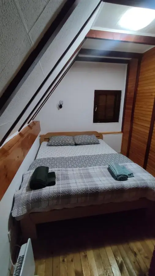 Vikendica Zlatni Hrast Jahorina Pale