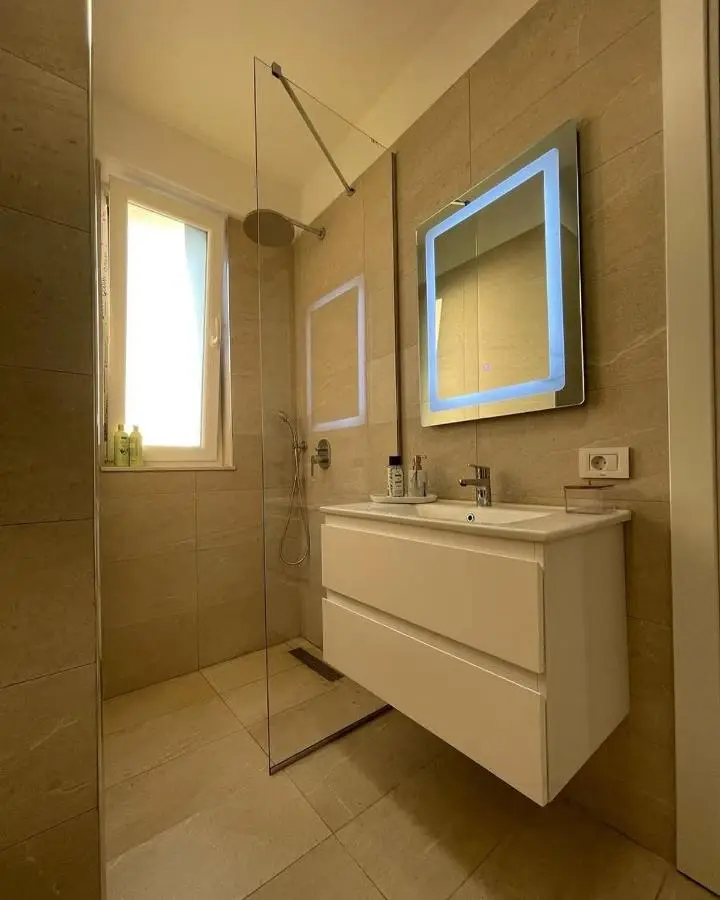Enzo Rooms Center