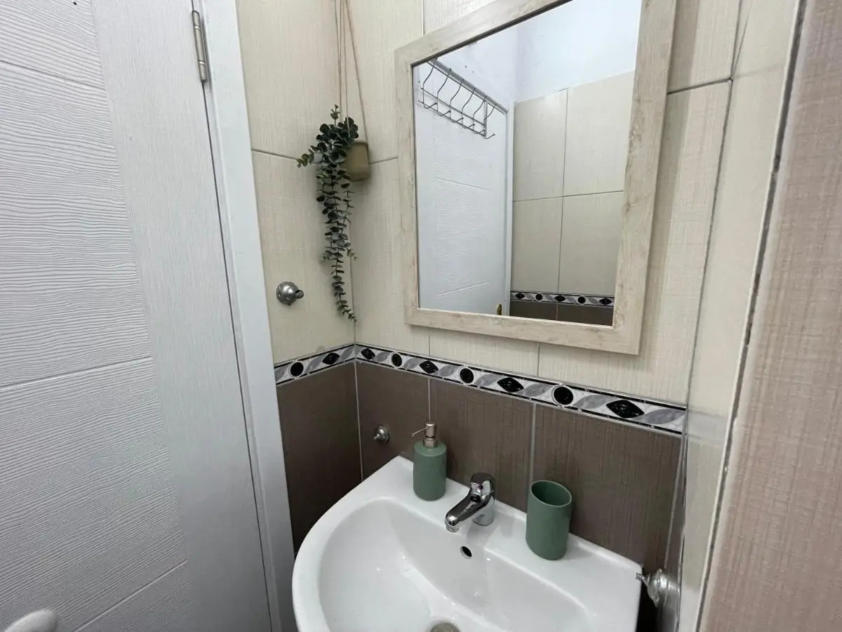 Downtown Boulevard enchanting apartment!