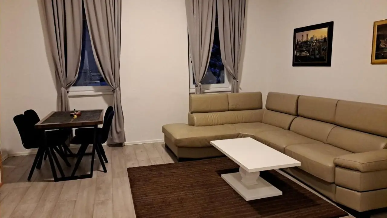 Sarajevo central quiet apartment,private free parking