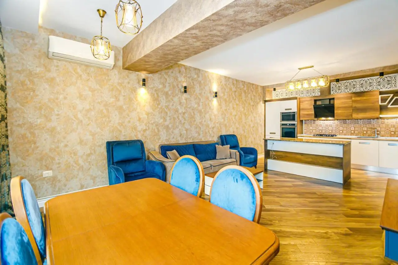 CRYSTAL Luxury Apartment on BAKU