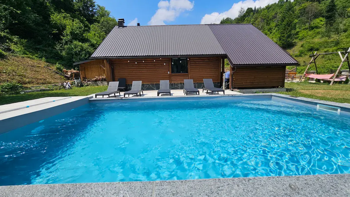 Mystery lodge