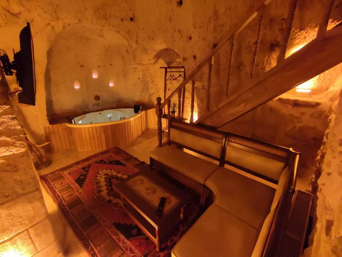 Euphoria Cave House
