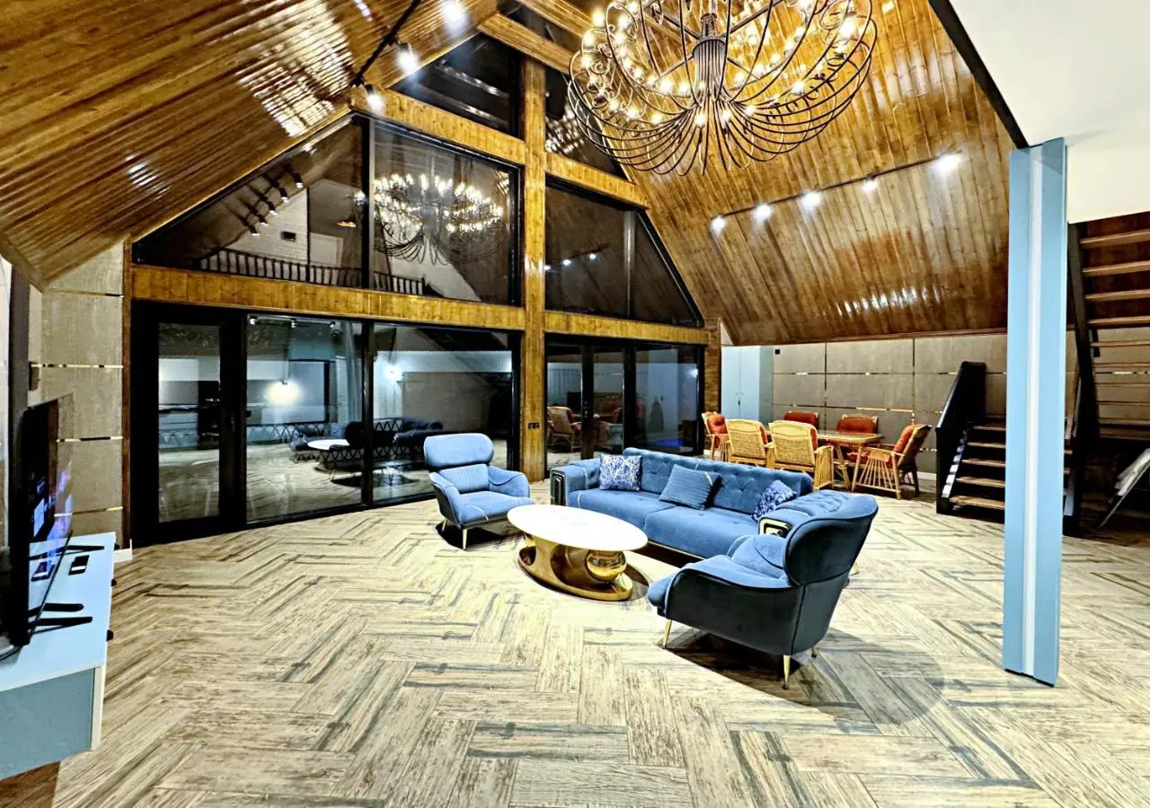 Black A-Frame Luxury Chalet & Pool