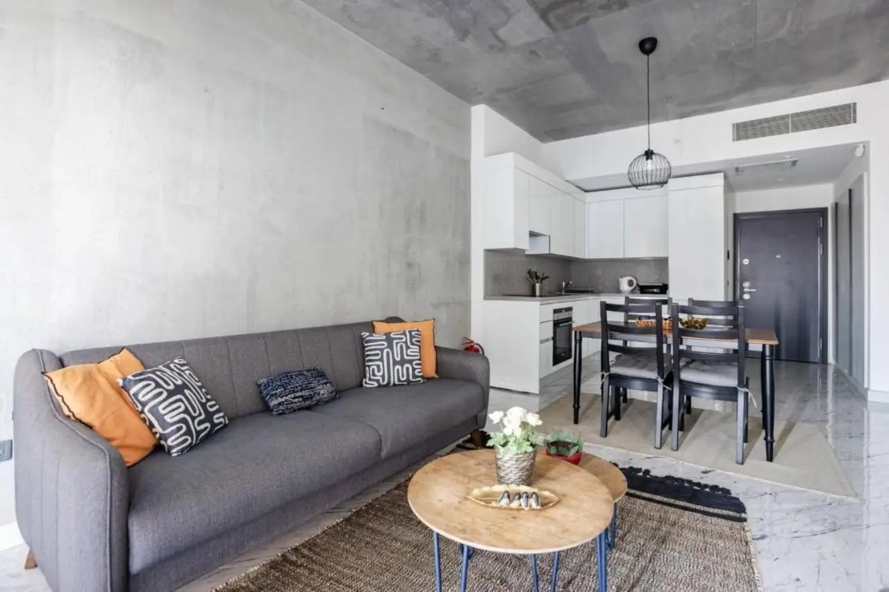 Gorgeous Modern 1BD Condo Views w PoolGym! #255