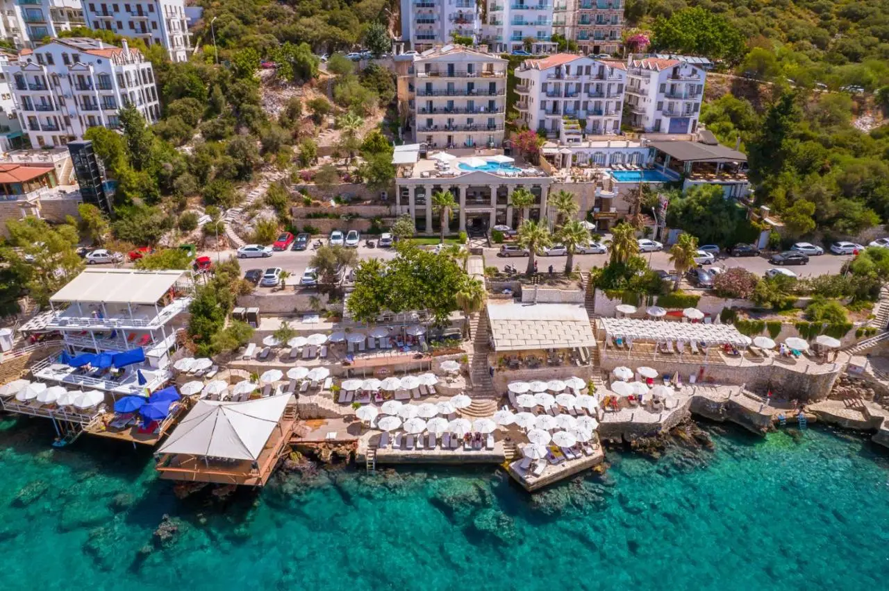 Hera Hotel