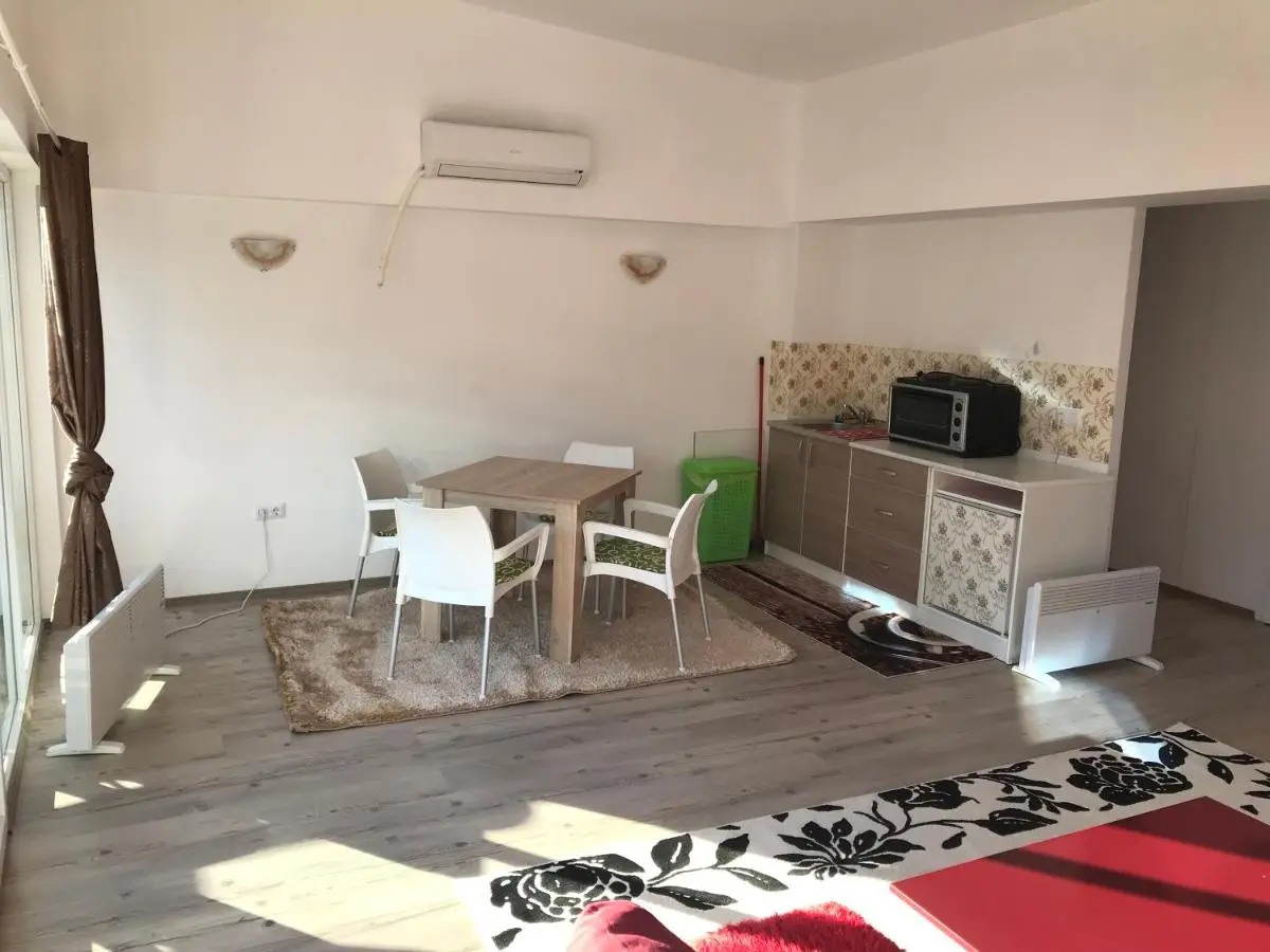 Royal Town Luxury with Panoramic View Wake up to breathtaking lake views and pure tranquility