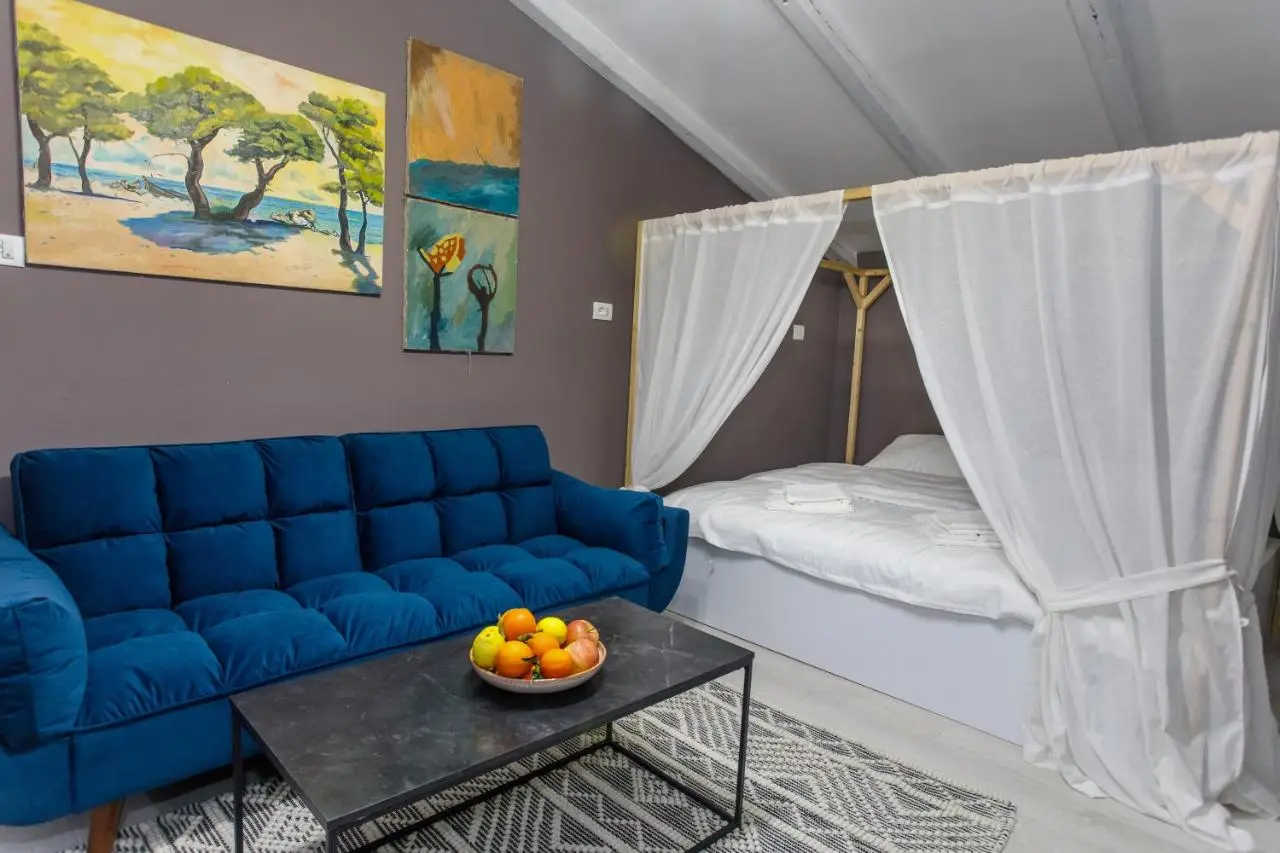 Studio Apartments Villa 24