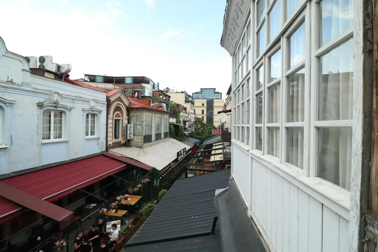 Erekle 8/10