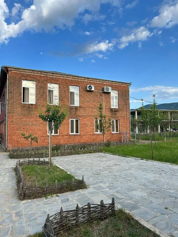 Villa Obcha - Whispering Vines Guesthouse