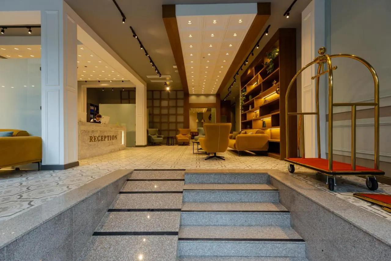 Hotel Monarch