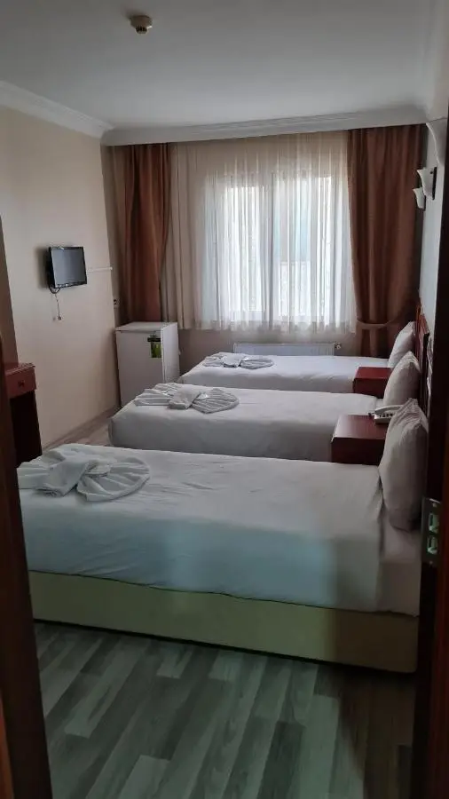EMOS HOTEL