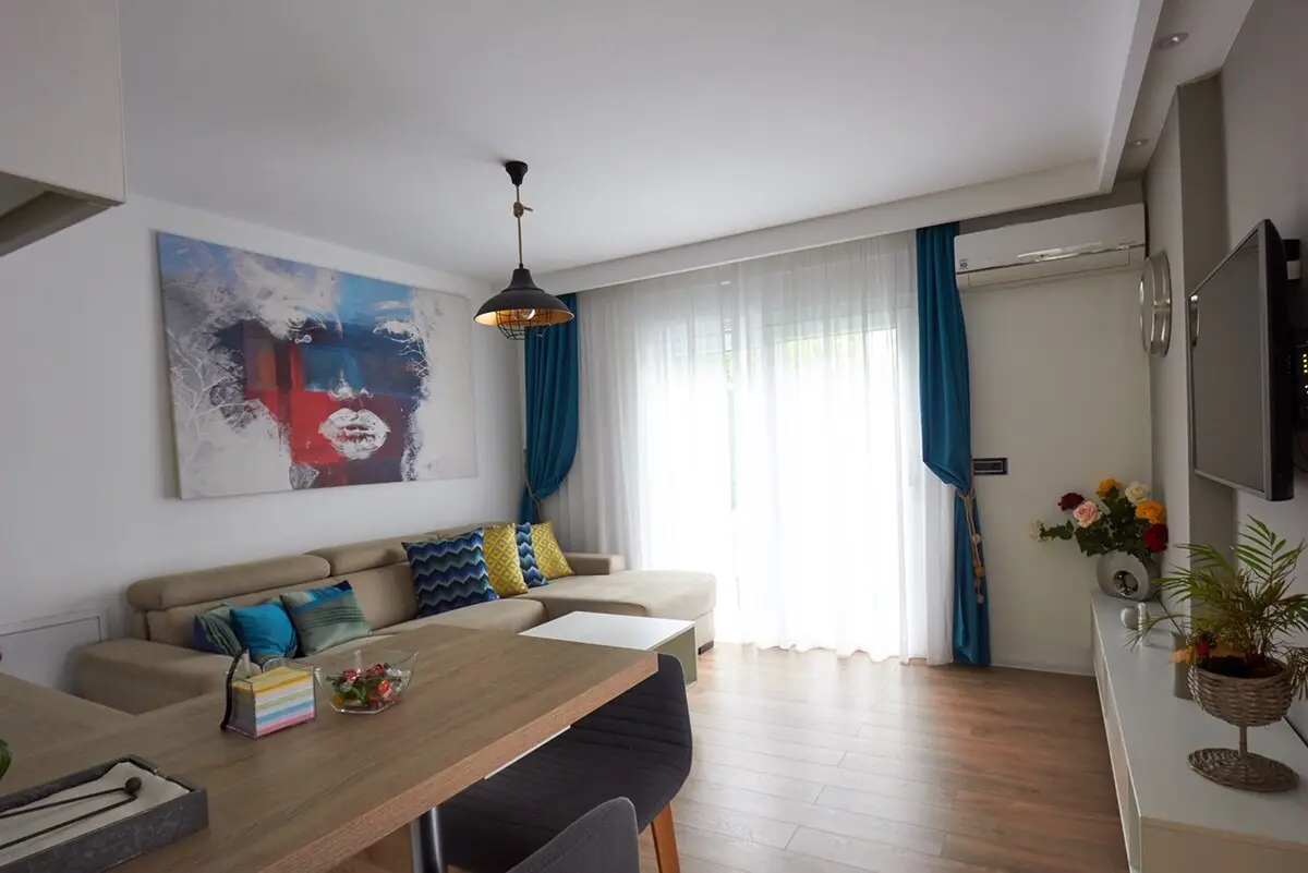 Charming Two Bedroom Apartment Zara