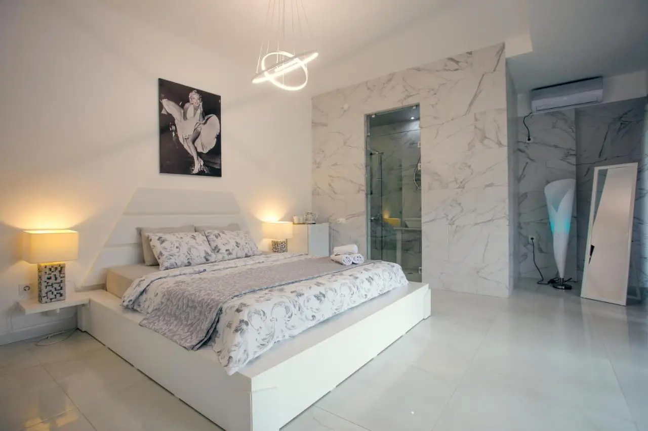 Hotel Paradise Road