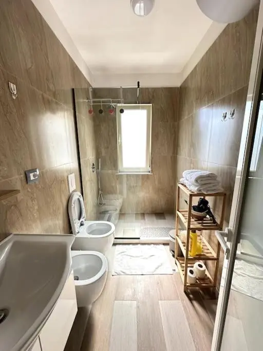 Tirana Apt near Lake & Blloku Area