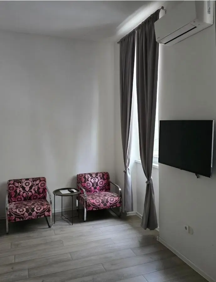 Sarajevo central quiet apartment,private free parking