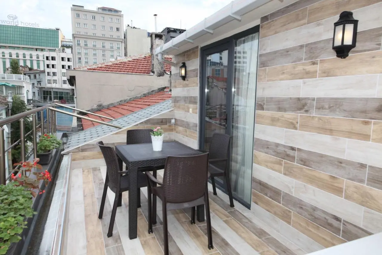 Corner Suite
