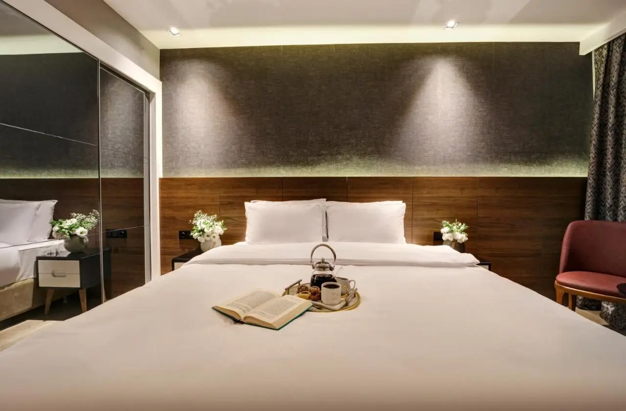 Dora Pera Hotel