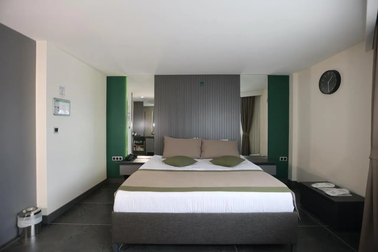 Ren Business Hotel