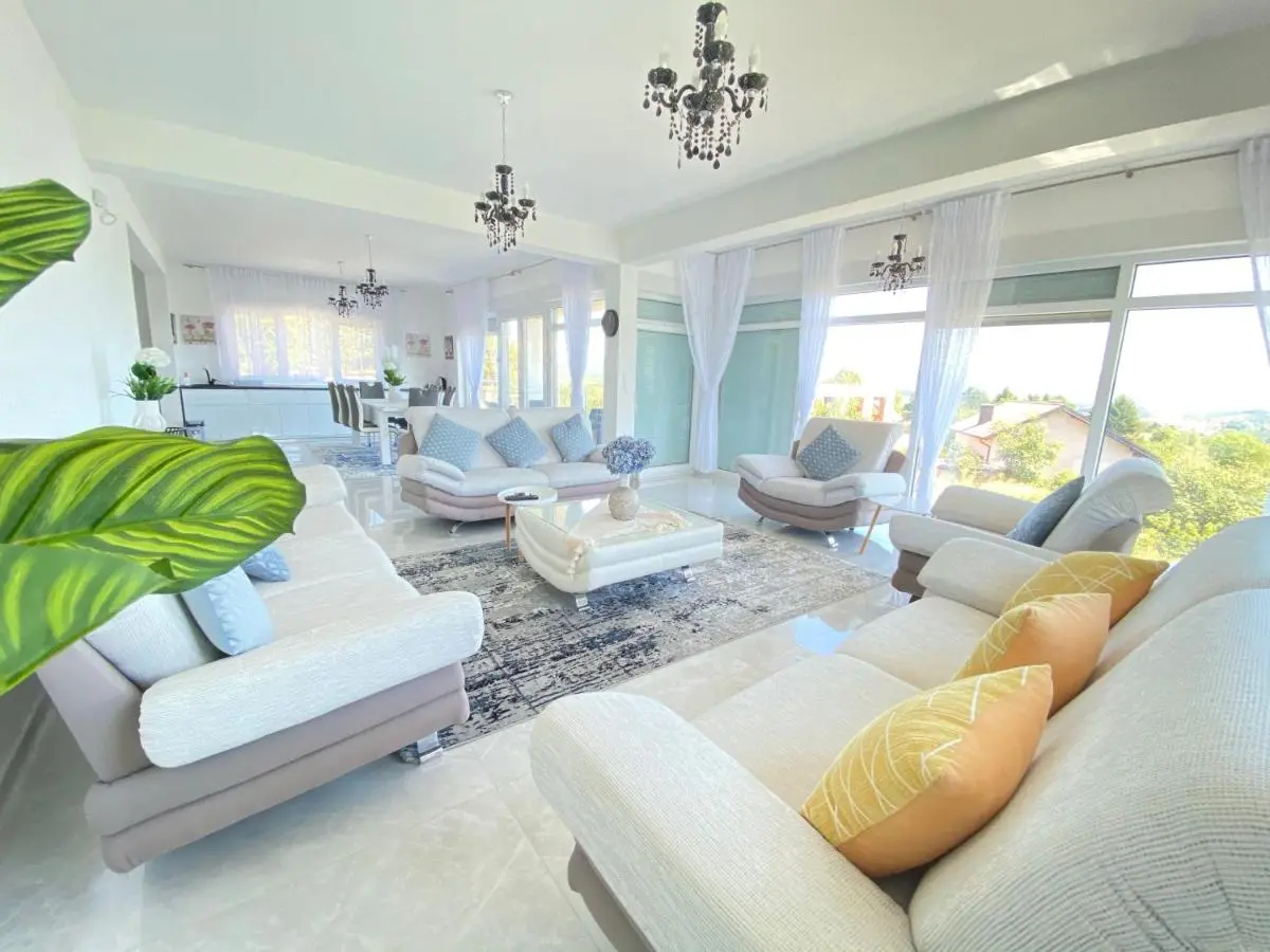 Al Qasr Luxury Villas