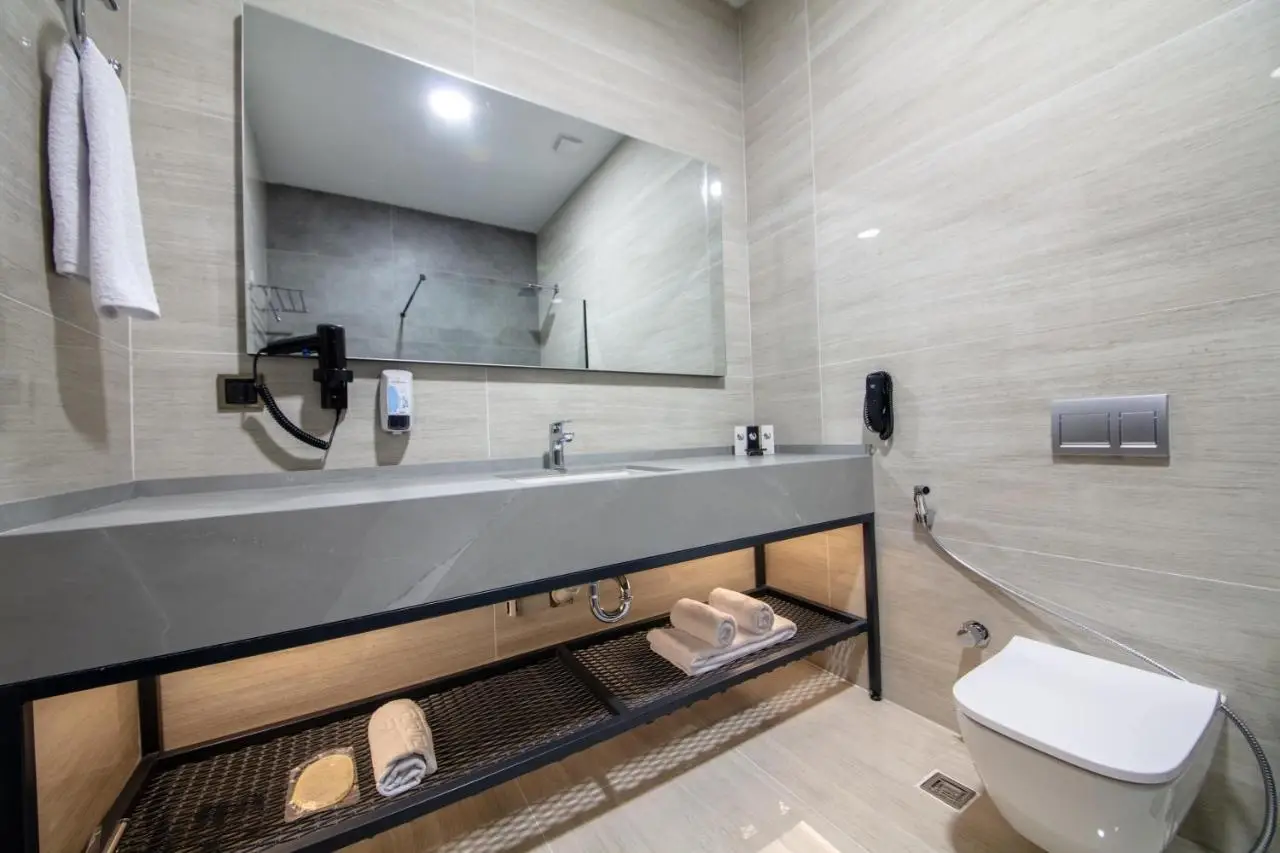 V Center Hotel