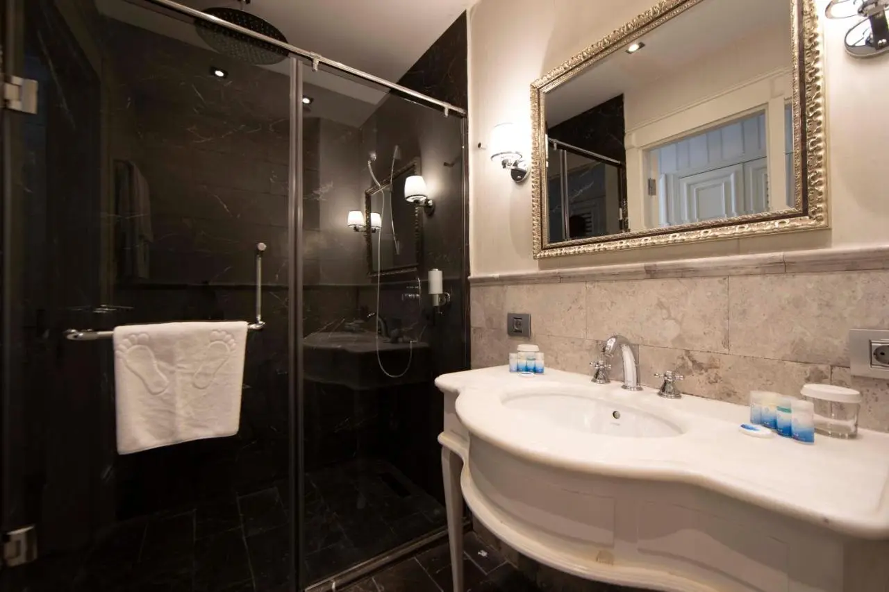Sapphire City Hotel