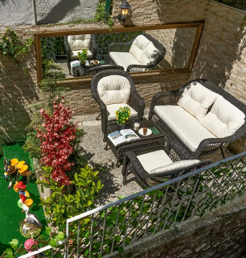 Royan Suites