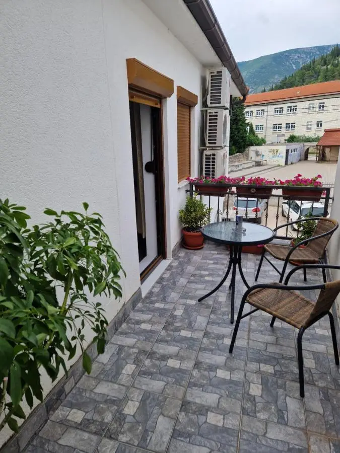 Guesthouse Check In - Apartments & Rooms