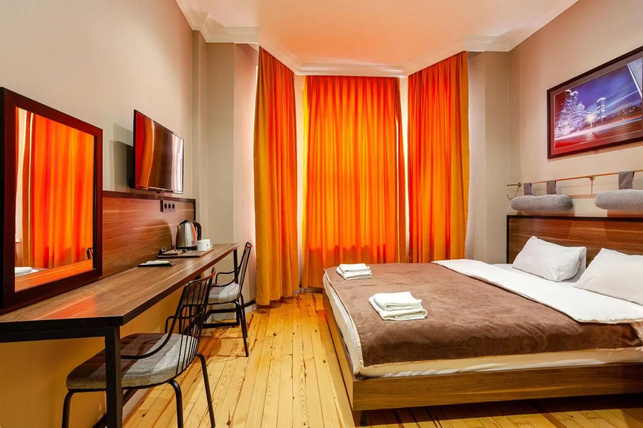 Aram Kerasi Rooms