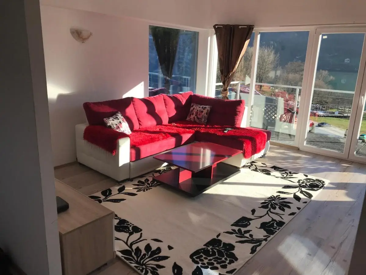 Royal Town Luxury with Panoramic View Wake up to breathtaking lake views and pure tranquility
