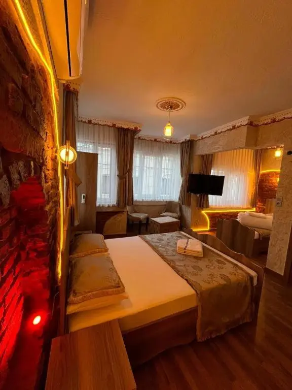 Golden Arrow Hotel