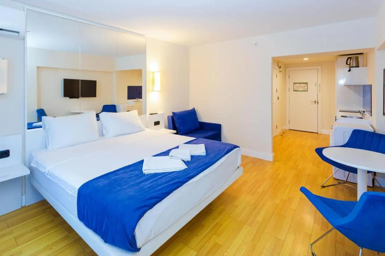 VIP Premium Class Hotel with Sea View R