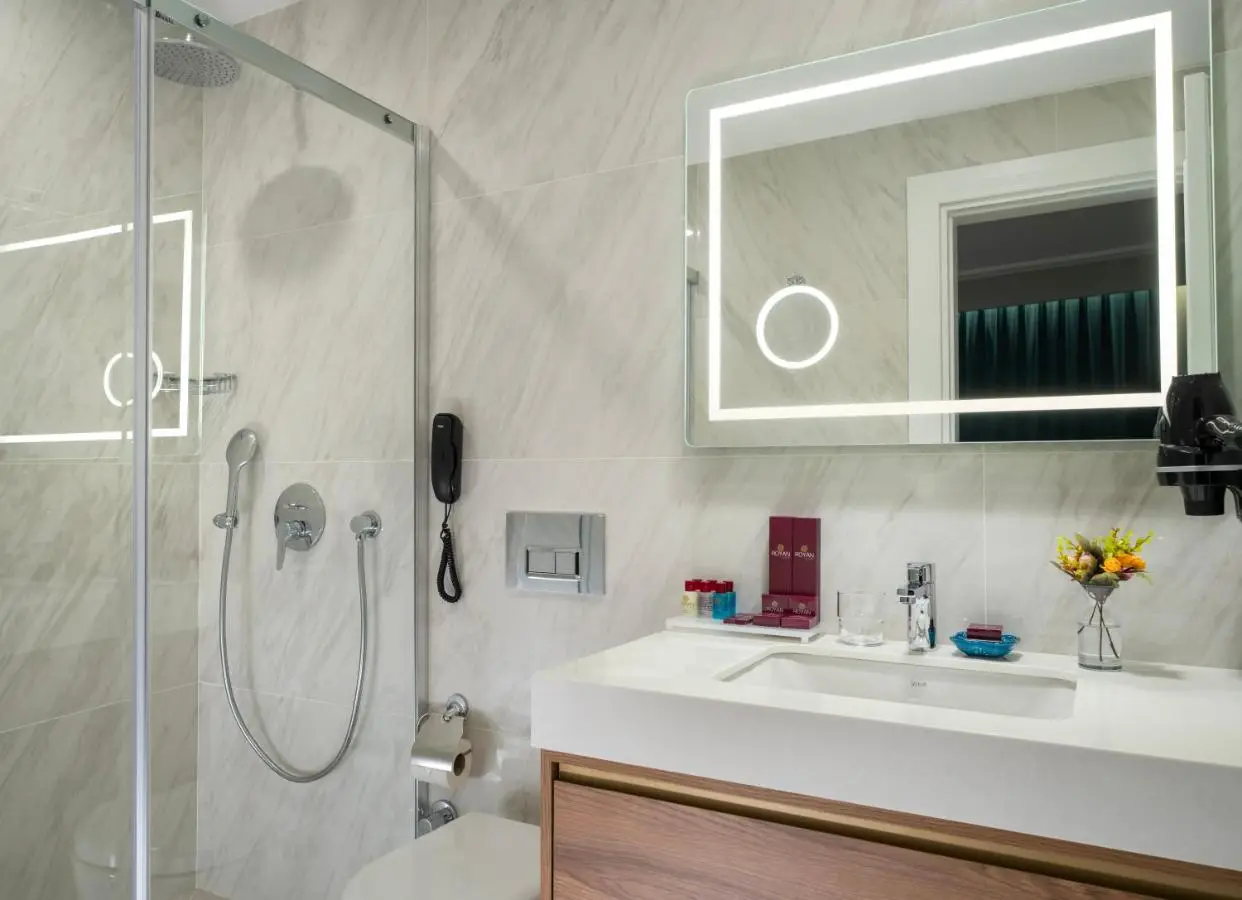 Royan Suites