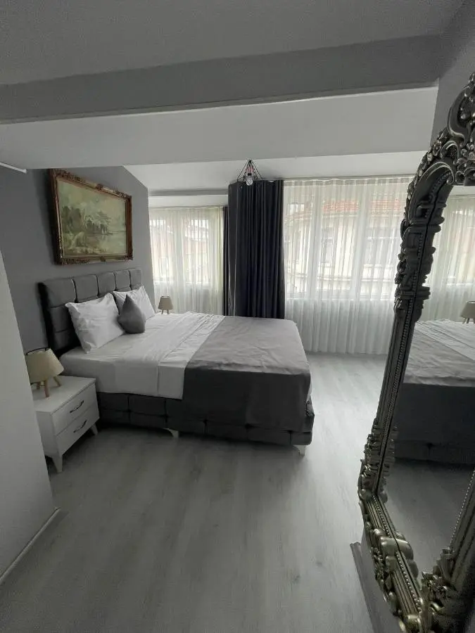 Oldmile Palace Hotel