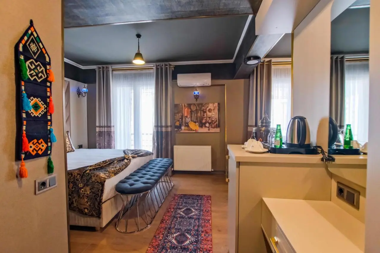 MOONDAY HOTEL