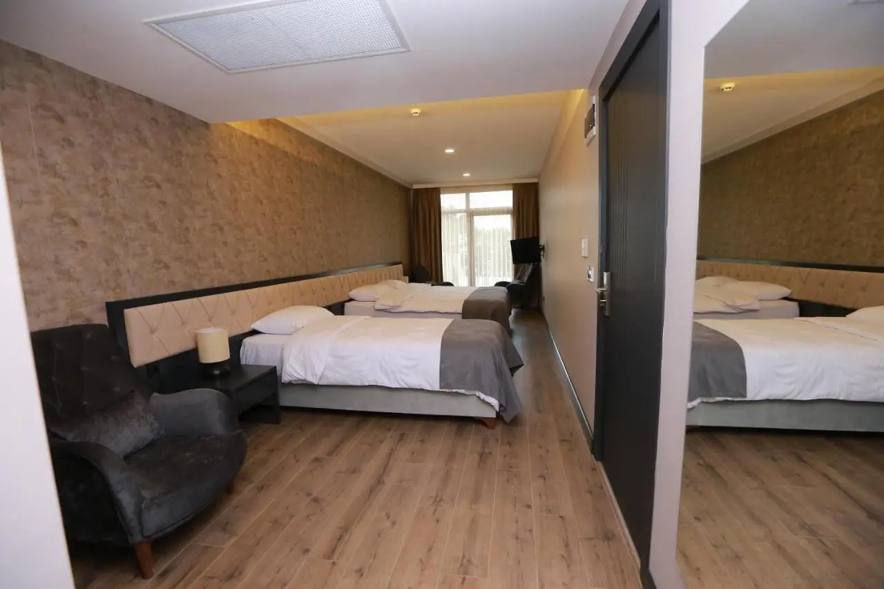 PENTAHOR HOTEL