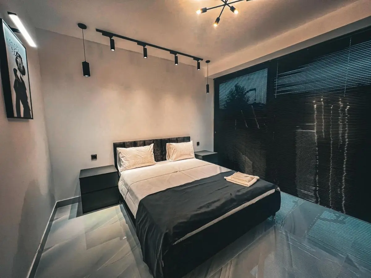 Area36 Royal Chalet