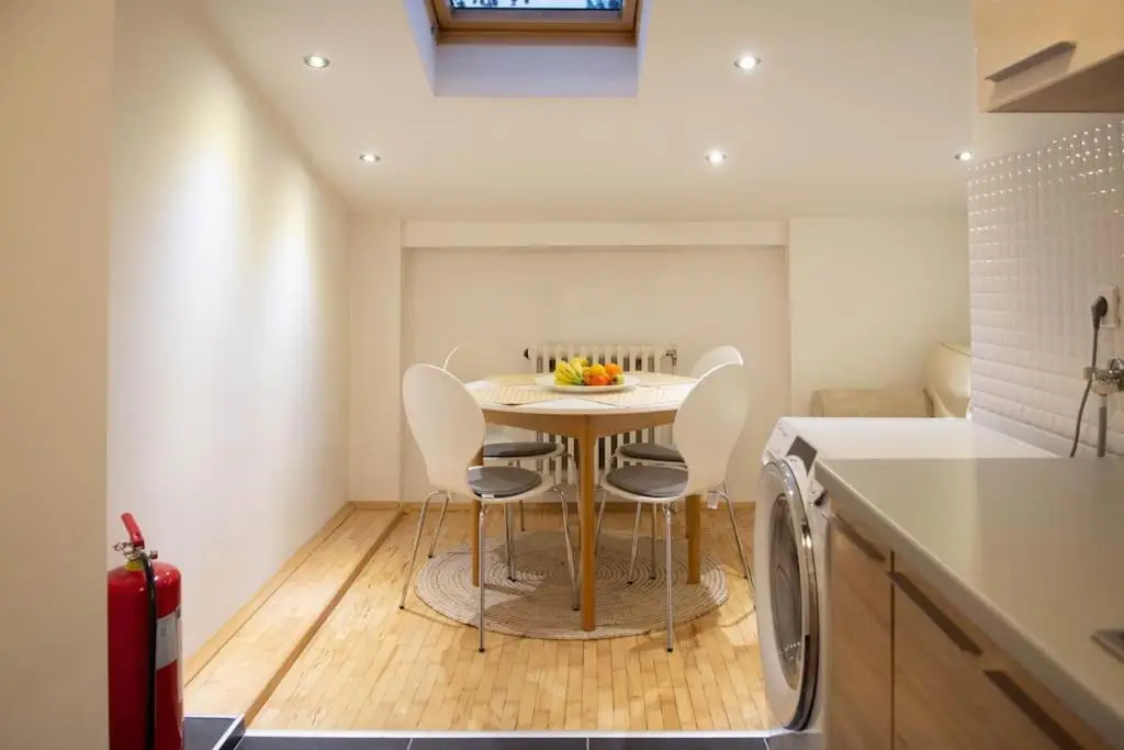 Lovely 2BDR Loft Apartment
