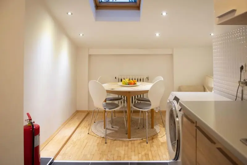Lovely 2BDR Loft Apartment