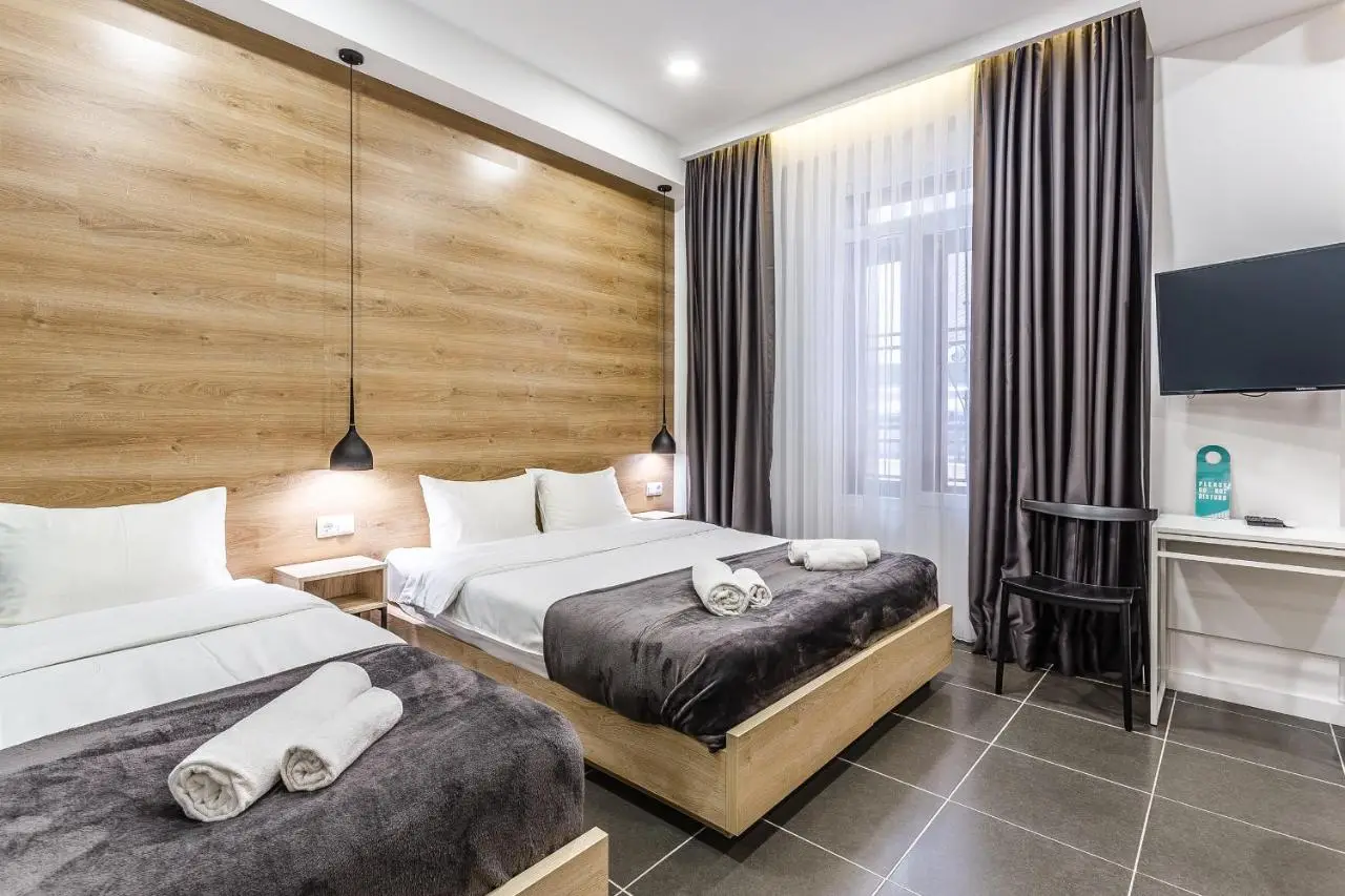 8 Rooms Apartotel On Meidan