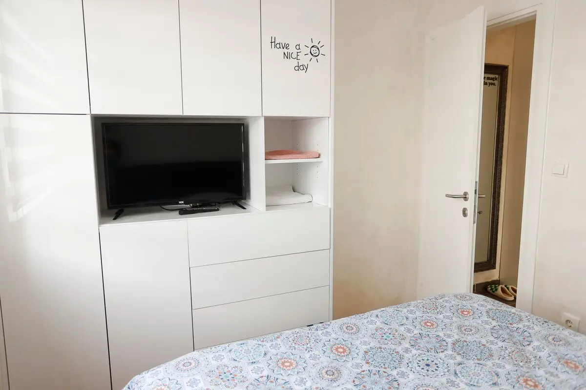 Top Floor Modern Penthouse | Free Parking