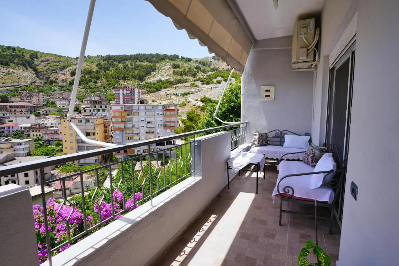 Vila Banushi