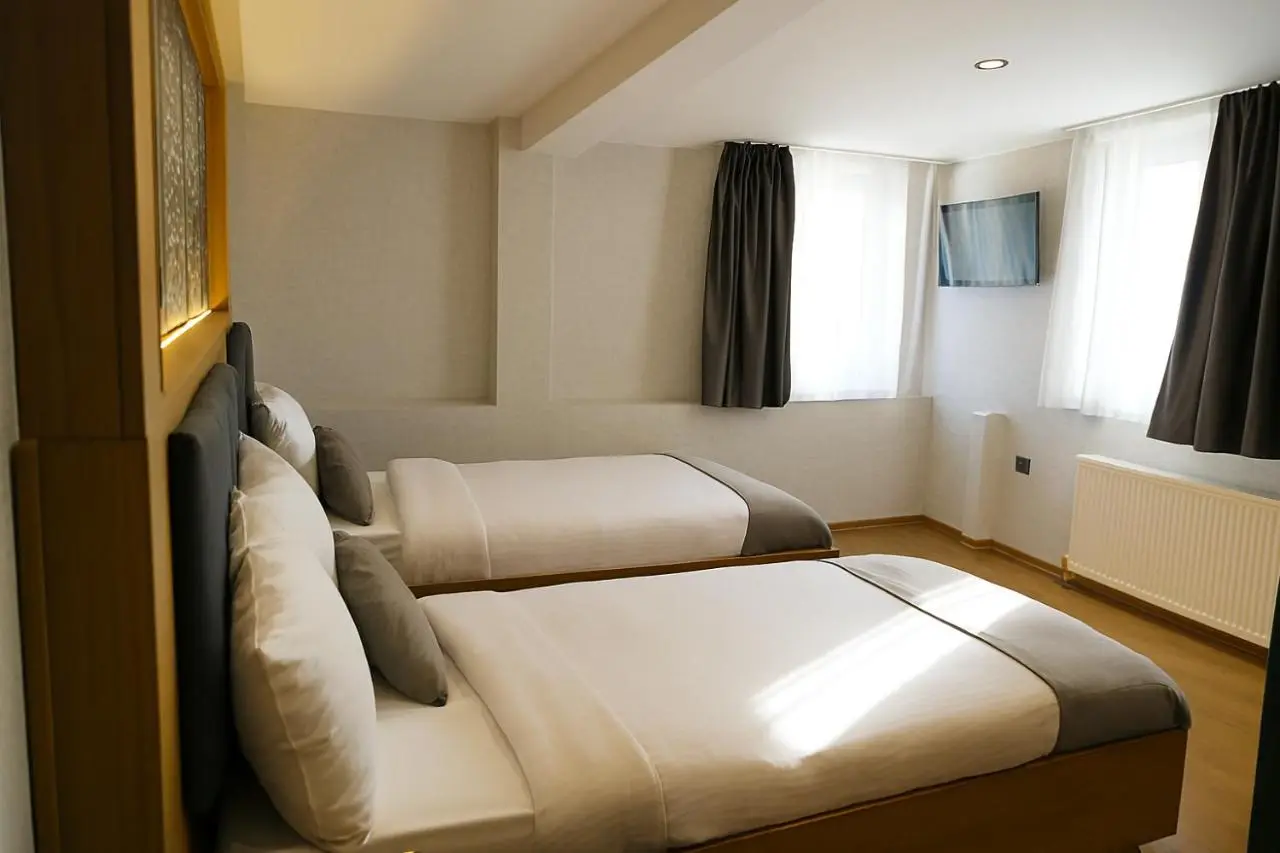 CALENBERG HOTEL