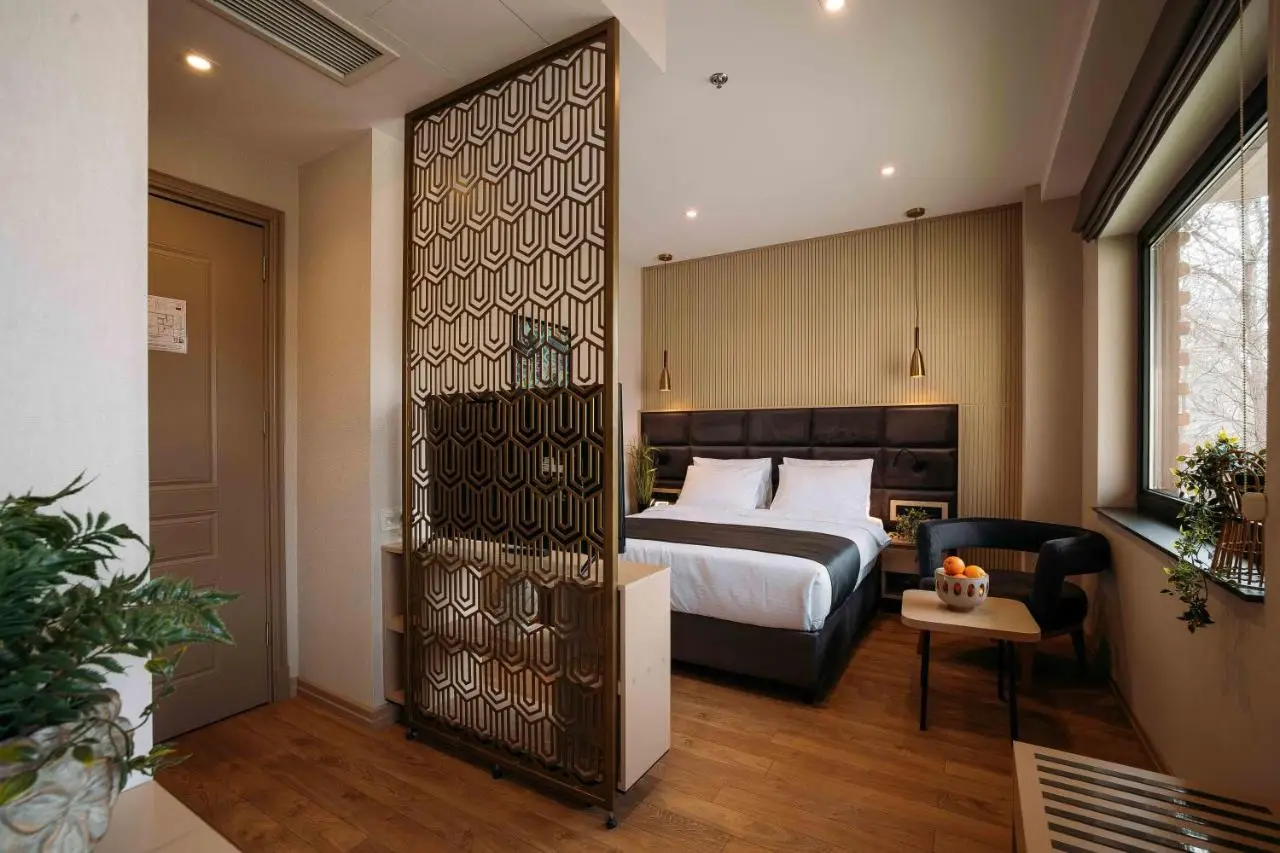 Hotel Monday by DNT Group