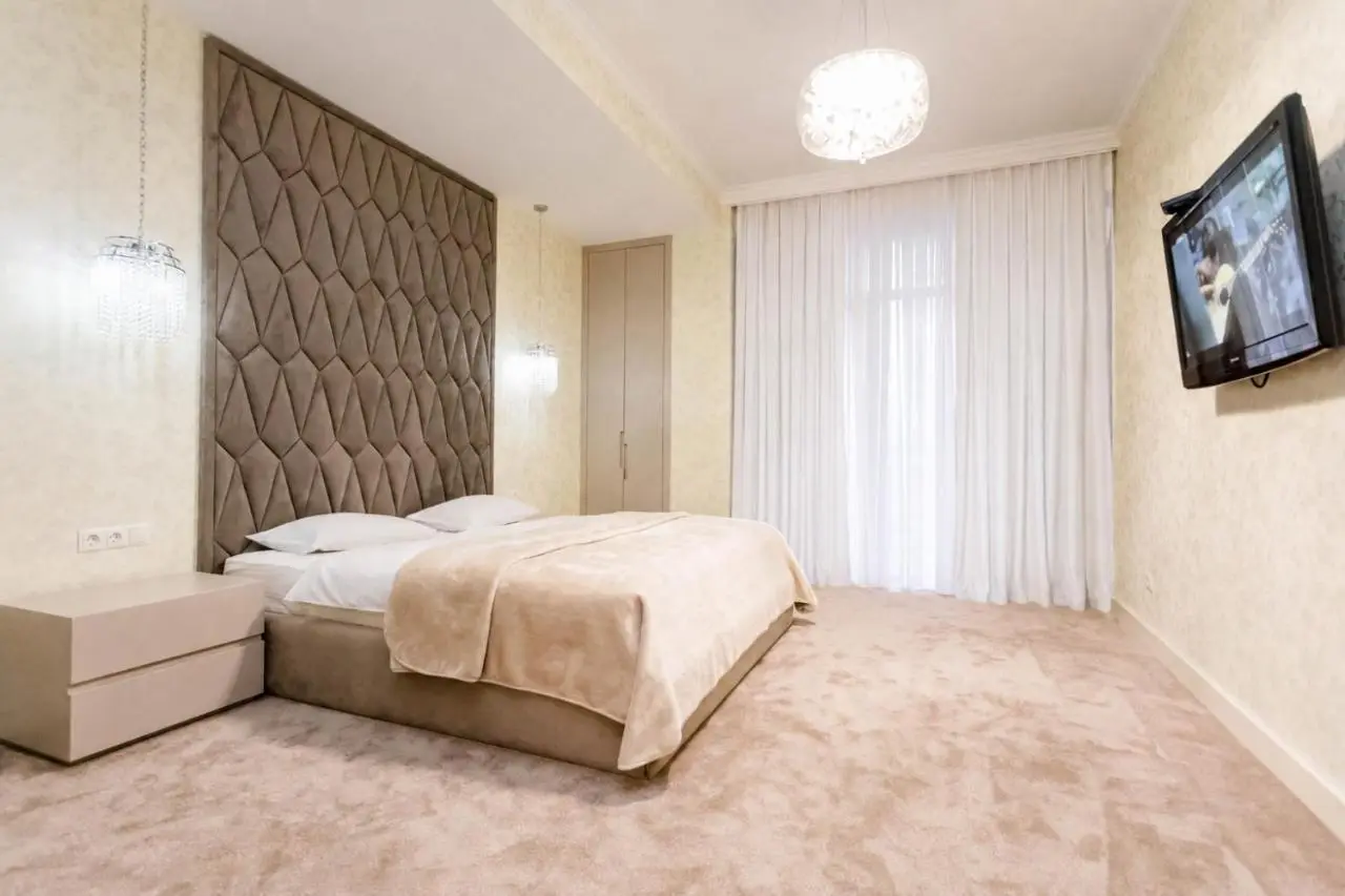 2 Bedroom Deluxe Apartment In The City Center