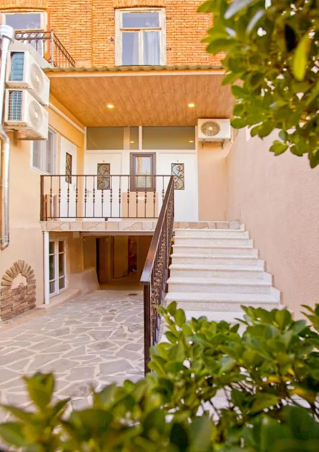 Metekhi Corner Apartments